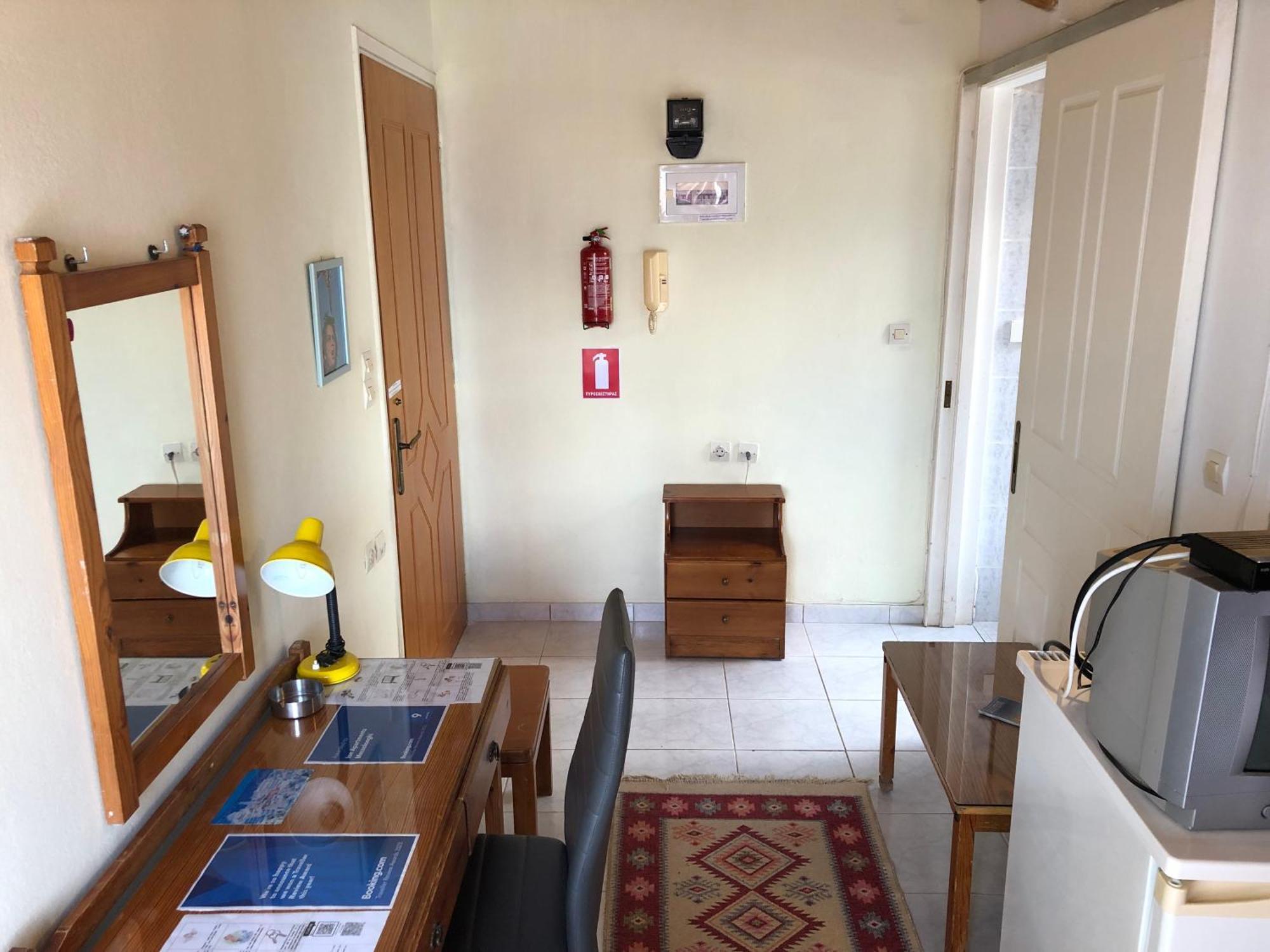 Ion Apartments Messolonghi Single Bed Room Mountain View Loft Mesolóngion Esterno foto